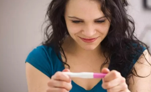 试管婴儿是老公的精子吗？移植后会发生宫外孕吗？
